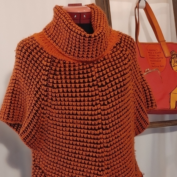 Fun Vintage Sweater - Picture 1 of 9